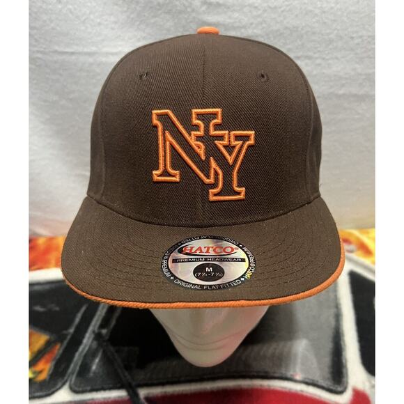 New York City Cap‎ Embroidered Brown Hatco Flat Fitted Size Medium 7 1/4-7 3/8 - Picture 1 of 8